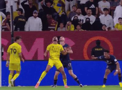 Ronaldo toa sang anh 1