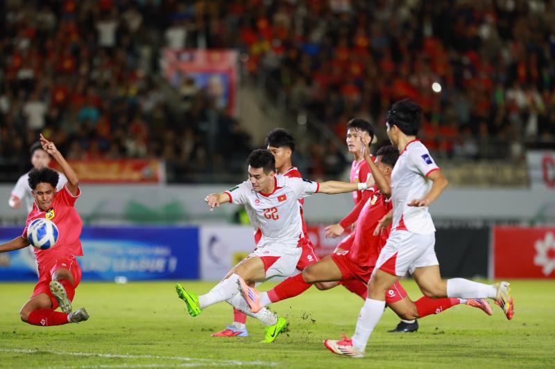 Tuyen Viet Nam hong an anh 4
