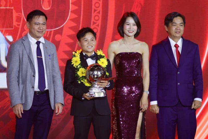 Qua bong vang anh 3