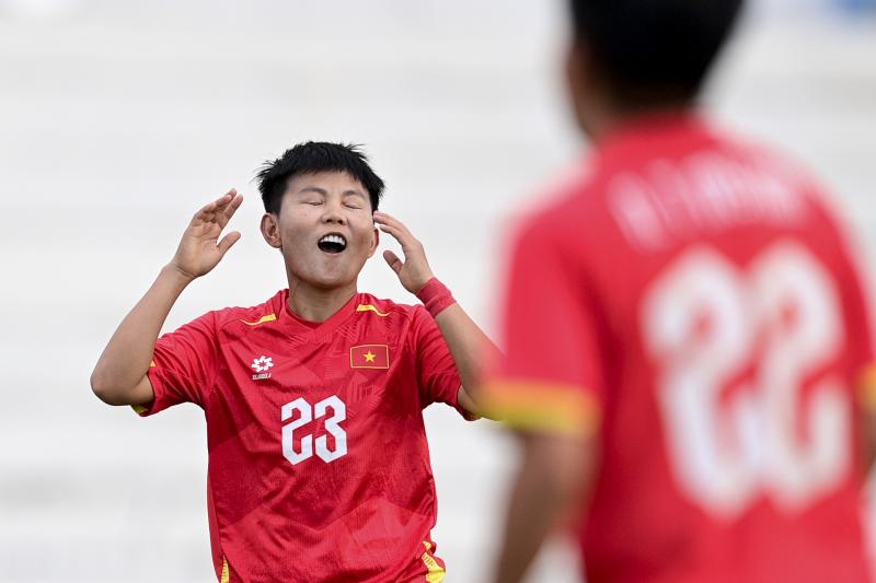 ban ket bong da nu anh 4