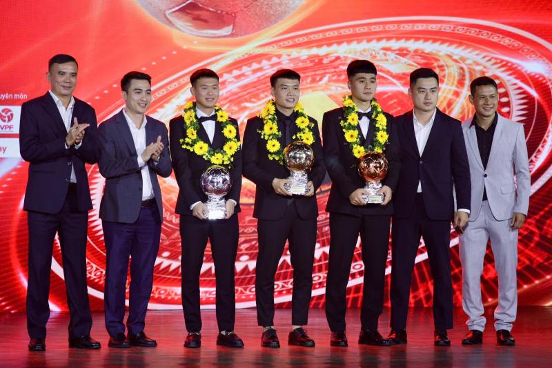 Qua bong vang anh 2