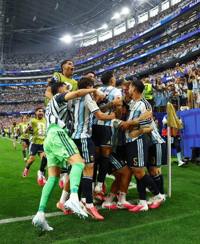 Messi,  World Cup anh 10