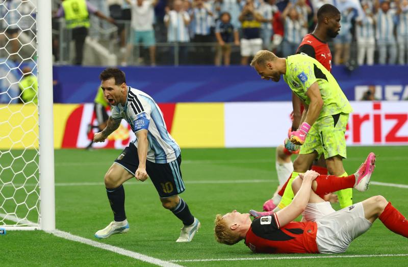 Messi,  World Cup anh 9