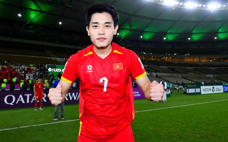 Đình Bắc bị treo giò ảnh 1