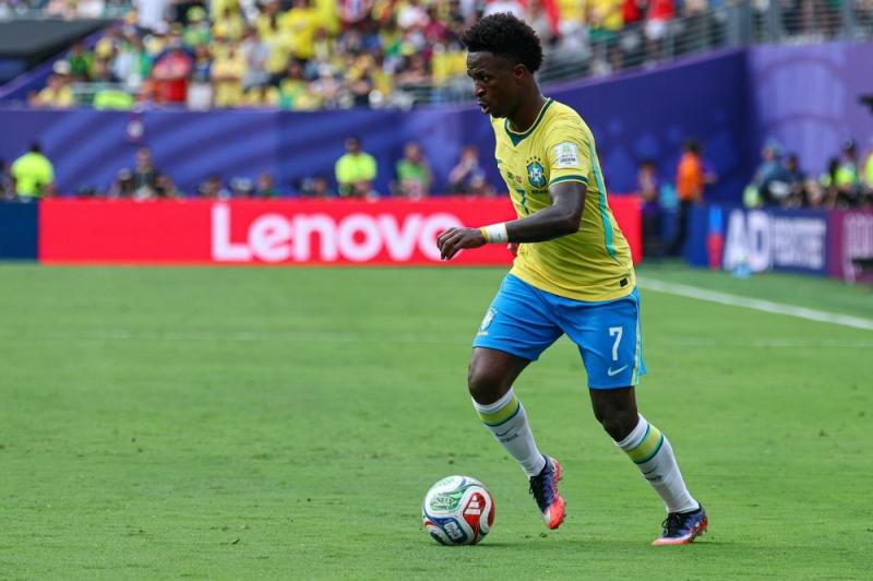 Vinicius ảnh 3 Vinicius ảnh 3