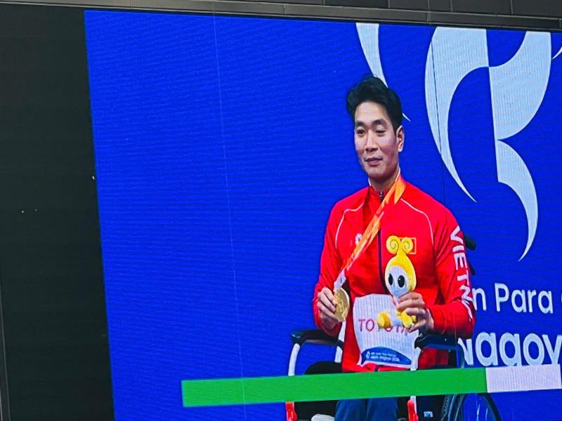 Huy chương vàng ảnh 1