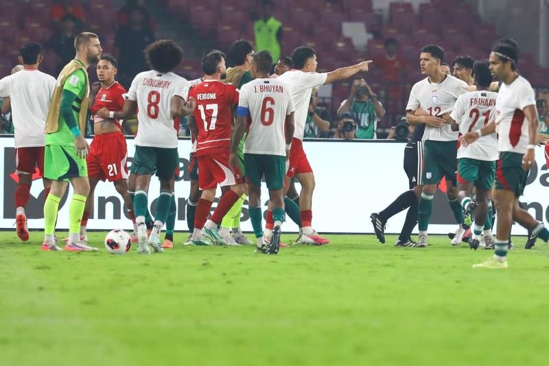 Hamza Choudhury Indonesia chế nhạo ảnh 5 Hamza Choudhury Indonesia chế nhạo ảnh 5